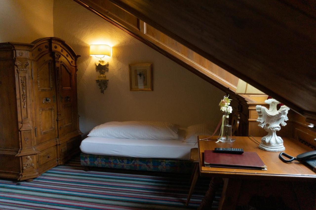 Hotel Schrenkhof Унтерхахинг Экстерьер фото